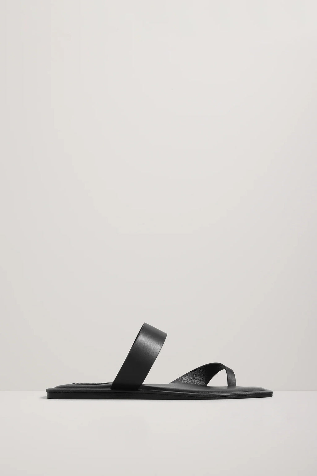 The Kasper Sandal - Black